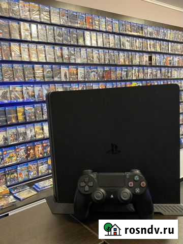 Sony PlayStation 4 slim 1 tb c 1 джойстиком Гарант Симферополь - изображение 1
