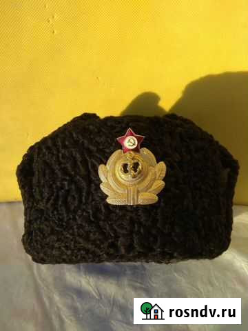 Шапка р-р -58-57 каракулевая черная кожанная Челябинск - изображение 1
