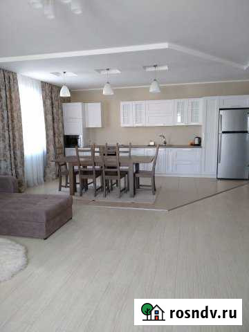 Коттедж 196 м² на участке 10 сот. на продажу в Лебяжьем Алтайского края Лебяжье - изображение 1