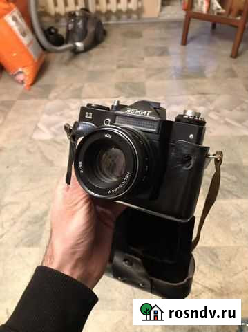 Плёночный фотоаппарат zenit с чехлом Томск - изображение 1