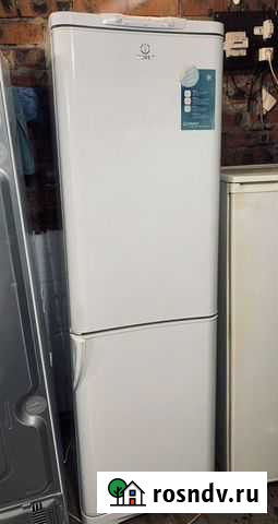 Холодильник индезит 2 метра Иркутск - изображение 1
