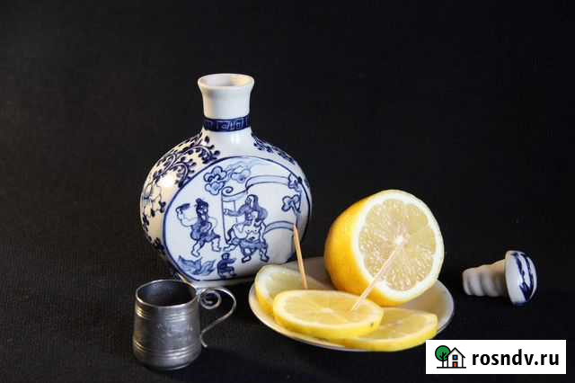 Бутылочка для сакэ с изображениями пейзажа. Япония Челябинск - изображение 1