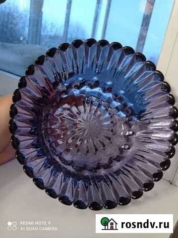 Ваза Красный май фиолетовое стекло Вышний Волочек - изображение 1