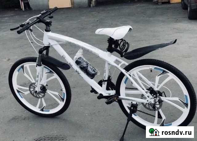 Белый велосипед на литых дисках. Новый Тюмень - изображение 1