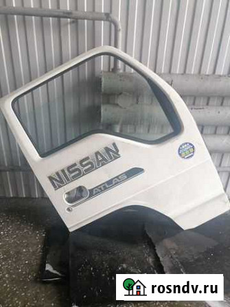 Дверь передняя правая на nissan atlas AKR66EA 4HF1 Черногорск - изображение 1