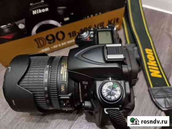 Nikon D90 Зеркальная камера с объективом kit18-105 Воронеж