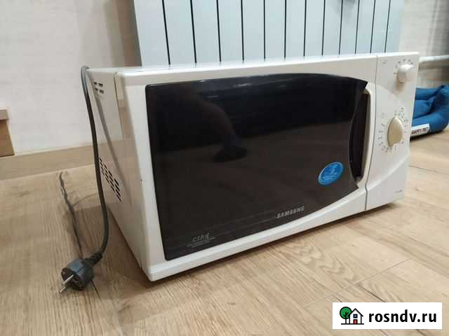 Микроволновая печь Samsung M1814NR Челябинск - изображение 1