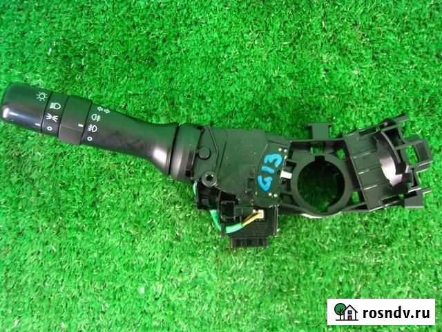 Подрулевой переключатель поворотов Toyota Yaris P Вад - изображение 1