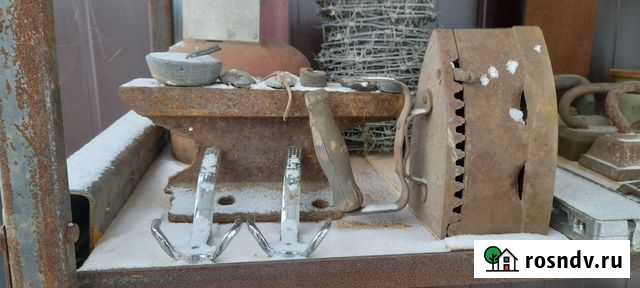 Утюги ступа поднос каска итд все старинное Благовещенск - изображение 1