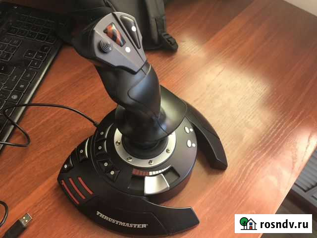 Джойстик для пк и PS3 thrustmaster T-flight stick Хабаровск - изображение 1