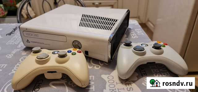 Xbox360Slm 320 gb+ freeboot+76игр+2геймпадa Ярославль - изображение 1