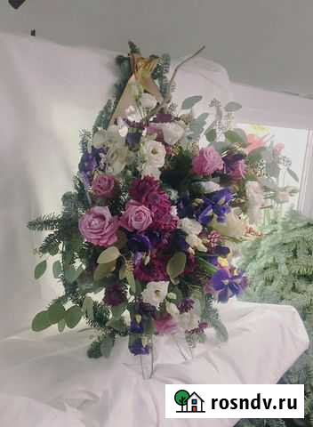 Траурный венок из живых цветов Воронеж - изображение 1