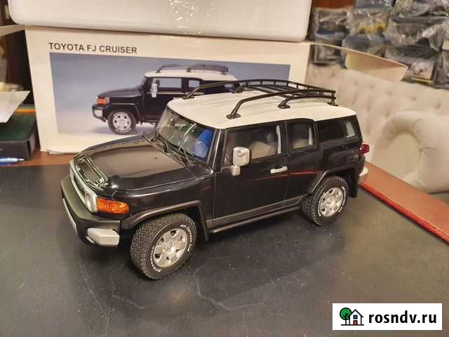 1:18 Autoart Toyota FJ Cruiser Black Казань - изображение 1