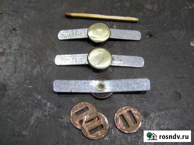 Кламмеры для немецкой каски. Комплект. Новодел Евпатория - изображение 1