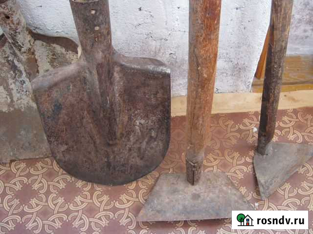 Лопата совковая.Опрыскиват.помповый.Ножовки СССР Пугачев - изображение 1