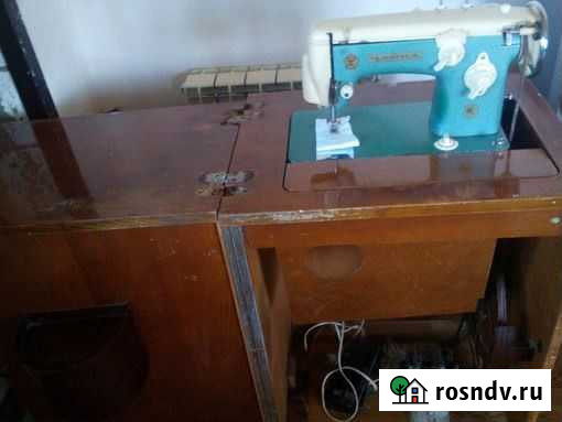 Швейная машина Чайка кабинетного типа Саратов - изображение 1