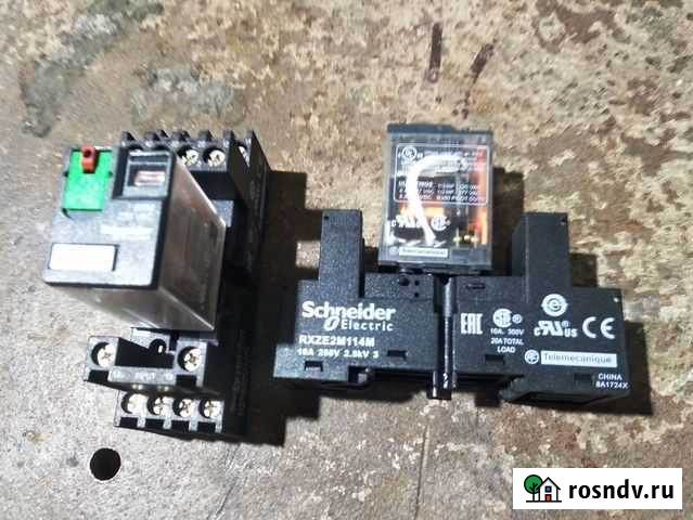 Реле Zelio RXM4AB1P7 с розеткой rxze2M114M Ревда - изображение 1