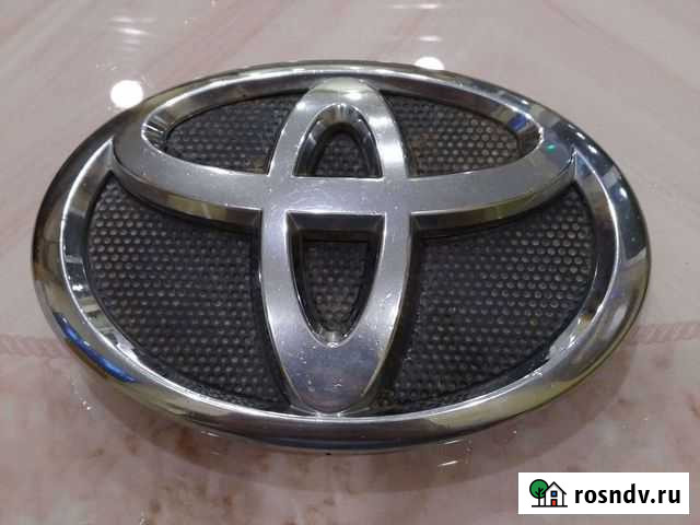 Эмблема передняя Toyota Camry V40 Агалатово - изображение 1