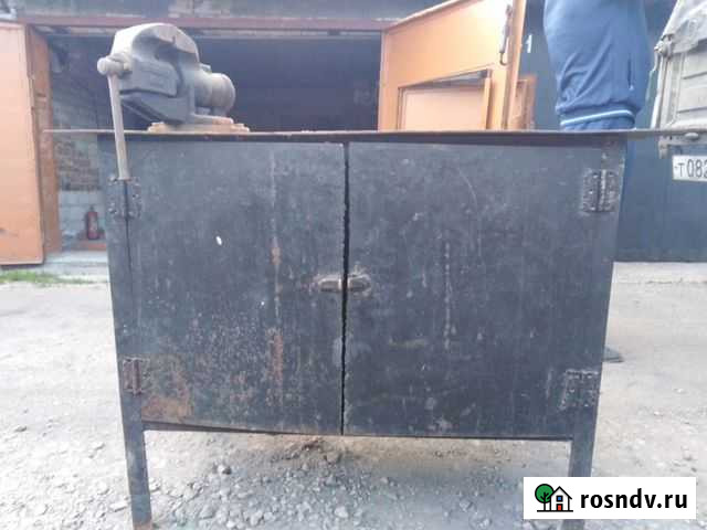 Металлический стол с тисками Рубцовск - изображение 1