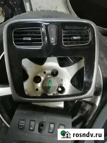 Центральный консоль Рено Логан 2 Кузнецк - изображение 1