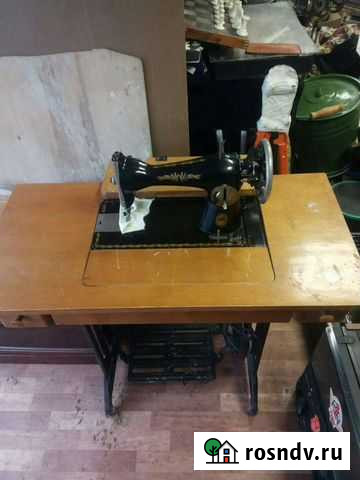 Швейная машина со столом Санкт-Петербург - изображение 1