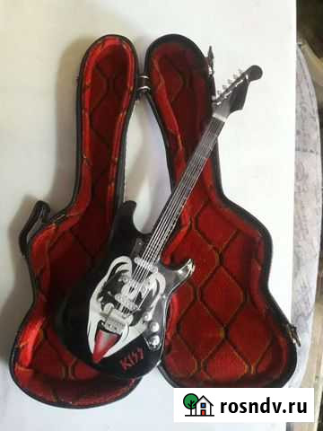 Сувенирная гитара группы кисс Бессоновка - изображение 1