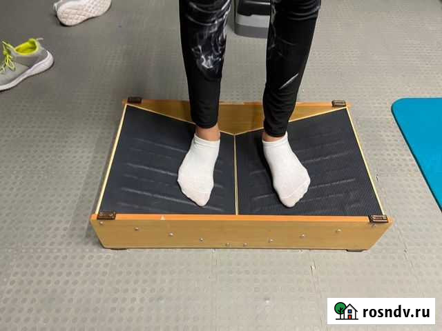 Необходимо изготовить вот такую полочку для ног. К Москва - изображение 1