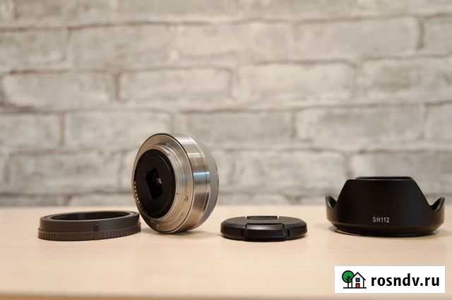 Объектив Sony SEL 16F28 с блендой Новосибирск - изображение 1