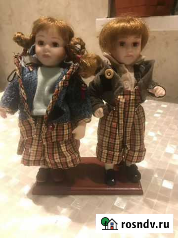 Куклы фарфоровые 21 см коллекционные на подставке Химки - изображение 1