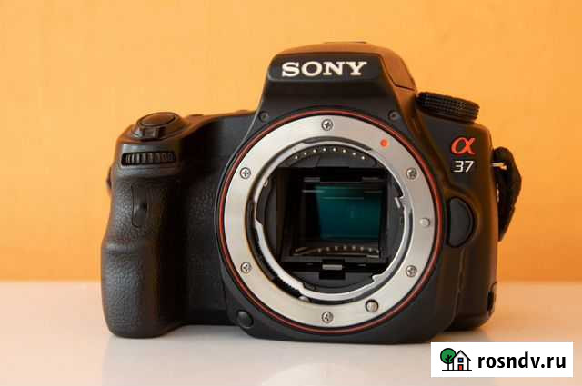 Зеркальный фотоаппарат Sony Alpha a37 (body) Челябинск - изображение 1