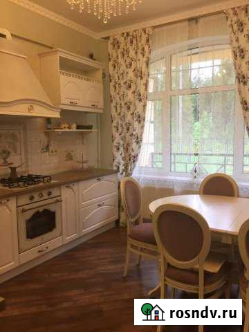 Таунхаус 240 м² на участке 10 сот. в аренду на длительный срок в Санкт-Петербурге Санкт-Петербург - изображение 1