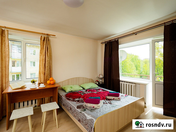 1-комнатная квартира, 33 м², 3/5 эт. в аренду посуточно в Смоленске Смоленск - изображение 1