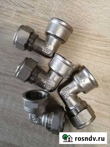 Фитинги для металлопластиковых труб 20х3/4 Кемерово - изображение 1