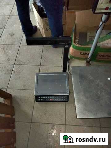 Весы напольные бу электронные Омск - изображение 1