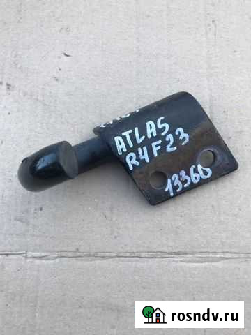 Крюк буксировочный задний Nissan Atlas R4F23 QD32 Иркутск - изображение 1