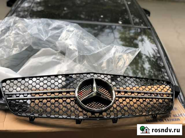 Решетка радиатора Mercedes w212 2012 года AMG Ростов-на-Дону - изображение 1