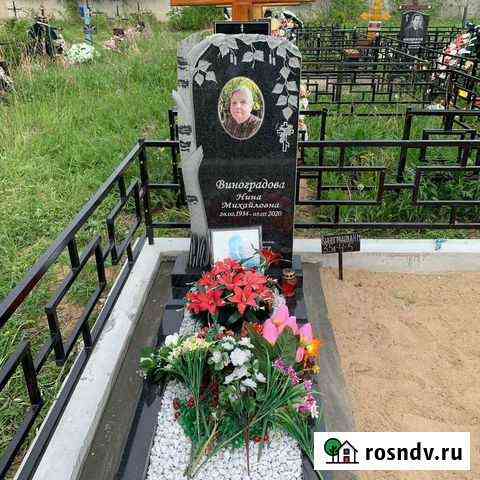 Памятники на могилу из гранита Воровского