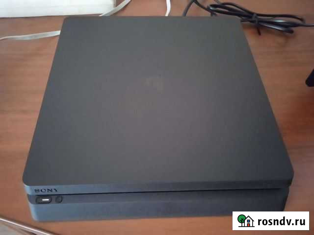 PS4 Slim 1Tb+1 джойстик+более 90 игр Смоленск - изображение 1