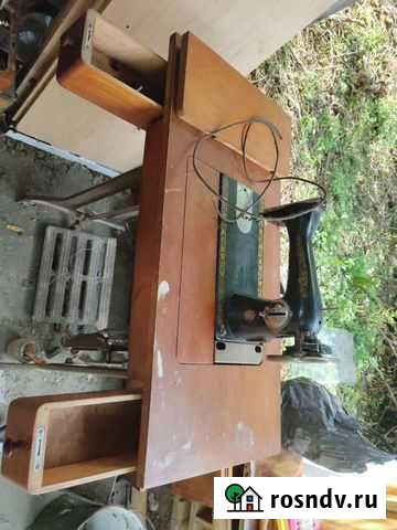 Швейная машинка бу с ножным приводом Ейск - изображение 1