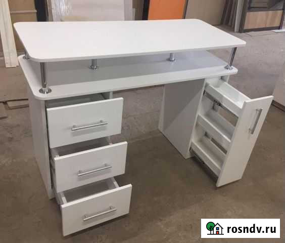 Маникюрные столы, тележки, подставки под лаки Красноярск - изображение 1