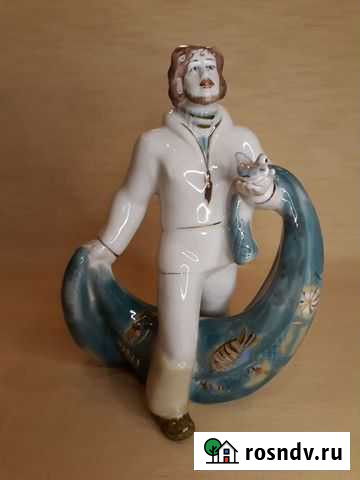 Фарфоровая статуэтка Рыбак с неводом Серпухов - изображение 1