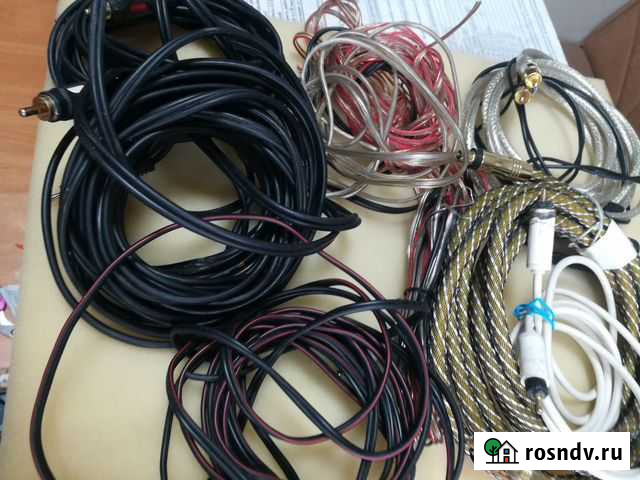 Какие-то пучки аудио, оптических аудио проводов вс Белгород - изображение 1