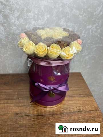 Шоколадные розы в шляпной коробке Волгоград - изображение 1