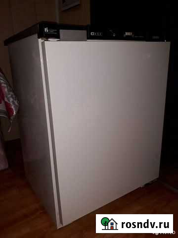 Продам хорошо морозящую морозилку, все работает Тюмень - изображение 1