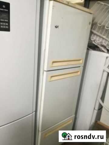 Трехкамерный Холодильник бу Стинол в Омске Омск - изображение 1