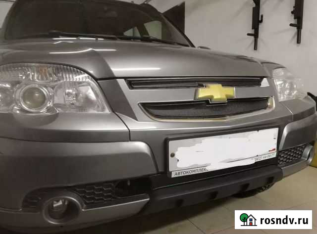 Заглушка решетки радиатора niva chevrolet Бийск - изображение 1