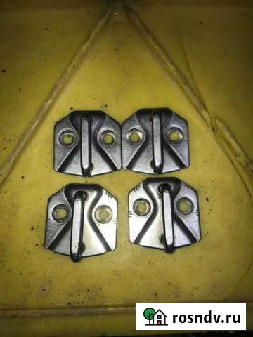 Петля замка двери передняя правая Ford Focus CB8 Евпатория - изображение 1