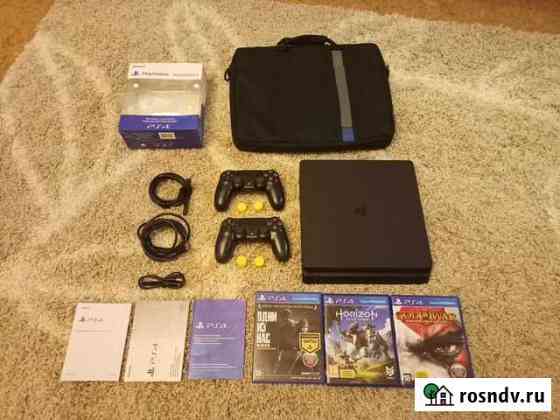 PS4 slim, 2 геймпада, 40 игр Чита