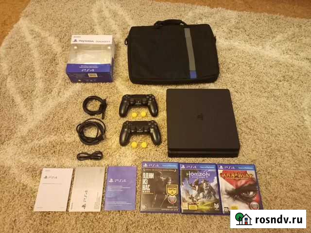 PS4 slim, 2 геймпада, 40 игр Чита - изображение 1