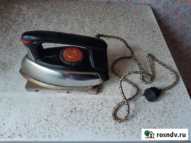 Рабочий Утюг + подставка Санкт-Петербург - изображение 1